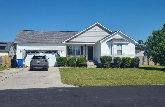 300 Pine Ridge Lane - 300 Pine Ridge Lane, Holly Ridge, NC 28445