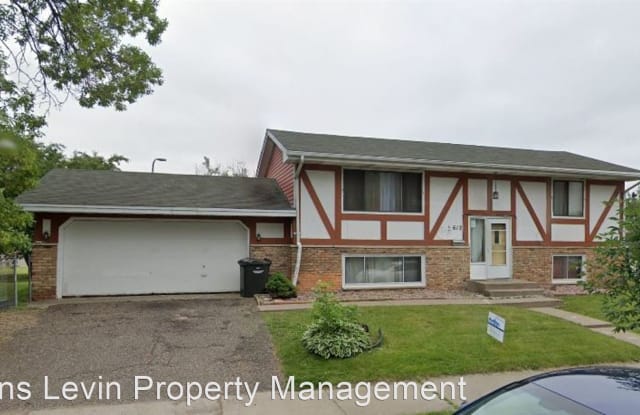 613 Van Burent St ne - 613 Northeast Van Buren Street, Minneapolis, MN 55413