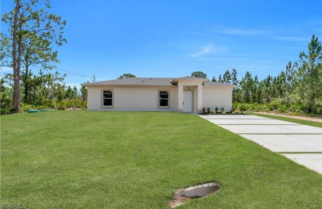 922 Macy Street E photos photos