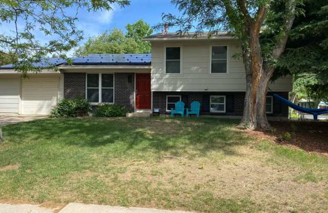 BEAUTIFUL 4 Bed 3 Bath Single Family Home In Louisville- Available 8/5!! photos photos
