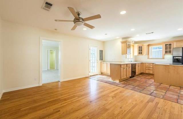 4211 Birchman Avenue Gallery 4