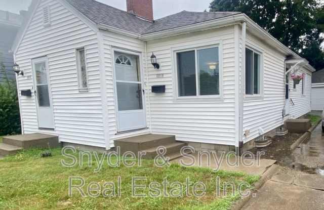 1093 N Main St. photos photos