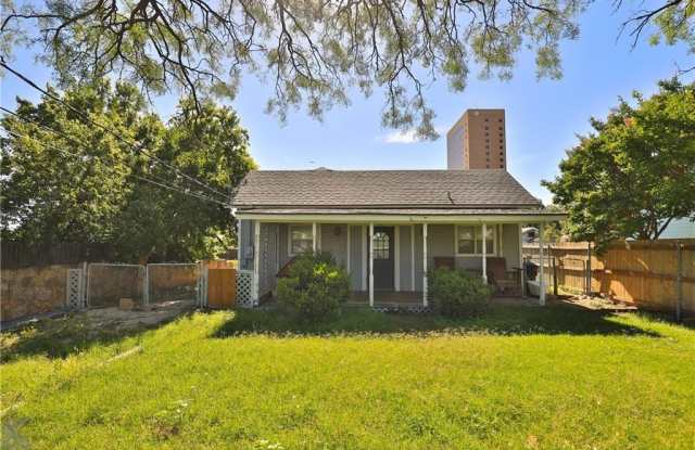 Cute 1-bedroom, 1.5-bath photos photos