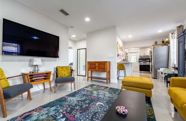 320 S 28th Ave photos photos