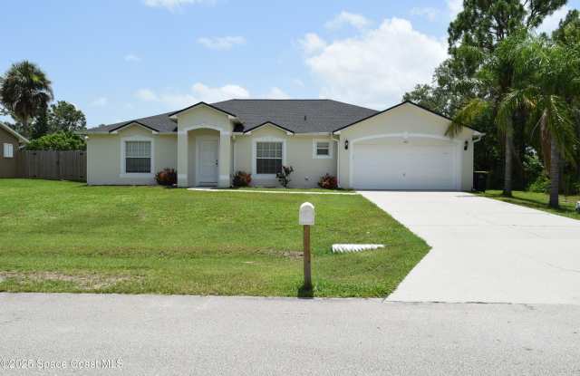 142 Brescia Street NE photos photos