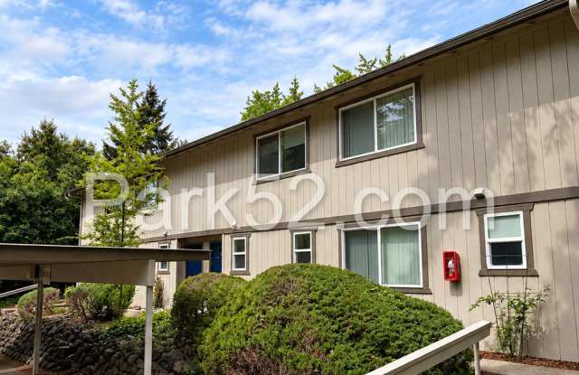 1/2 Off 1st Full Month! Small Pet Friendly Remodeled 2 Bedroom Townhome With Small Yard Gallery 2