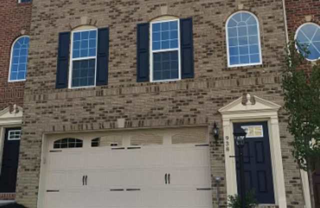 Gorgeous 3 BD/ 2.5 BA Townhouse Available in Wexford! photos photos