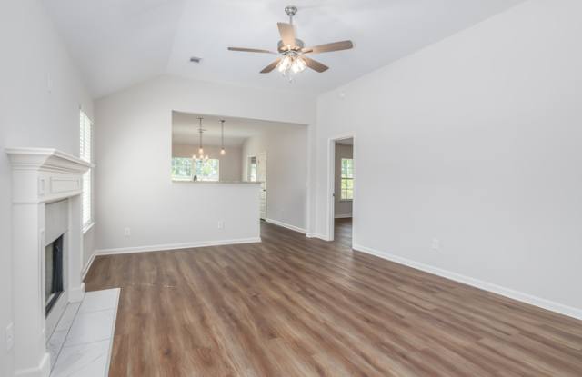 485 Country Club Drive Gallery 2