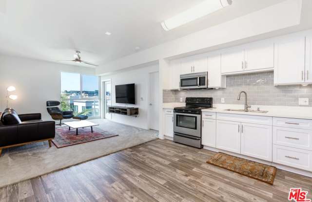 12655 BLUFF CREEK Drive Gallery 2