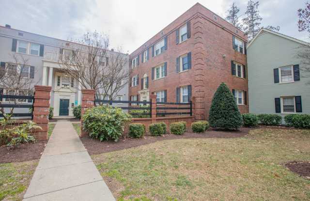 Cozy 2 BR/1 BA Apartment in Fairfax Village! - 3709 Alabama Avenue Southeast, Washington, DC 20020