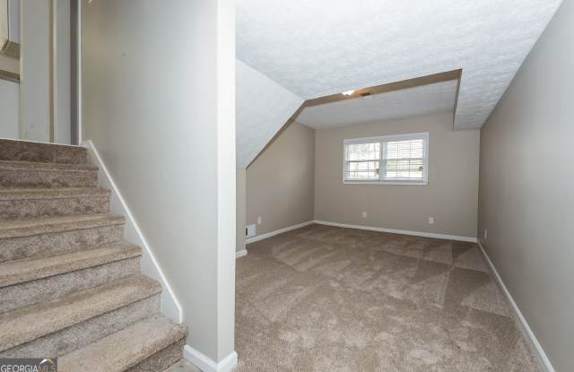 430 Amity Court Gallery 2
