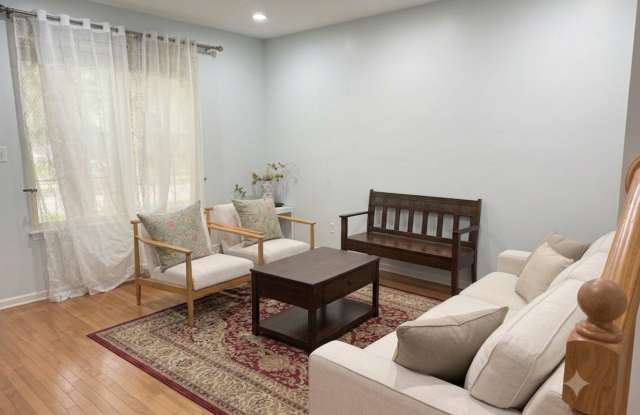 2564 Waterbury Lane Gallery 3