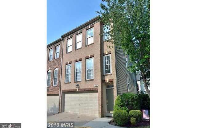 9062 TANYARD LANE - 9062 Tanyard Lane, Laurel Hill, VA 22079
