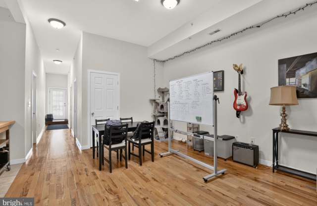 4011 BARING Street Gallery 4