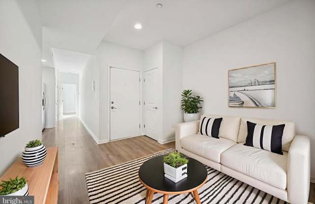 4131 CAMBRIDGE Street unit: 2 photos photos