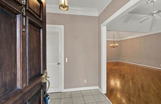 Single-Level 2BD/2BA Condo in the Heart of Green Hills $2,795 per month Gallery 4