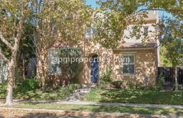 Upscale 3 Bedroom + Den, 4 bath, Detached Cottage, in Gale Ranch! photos photos