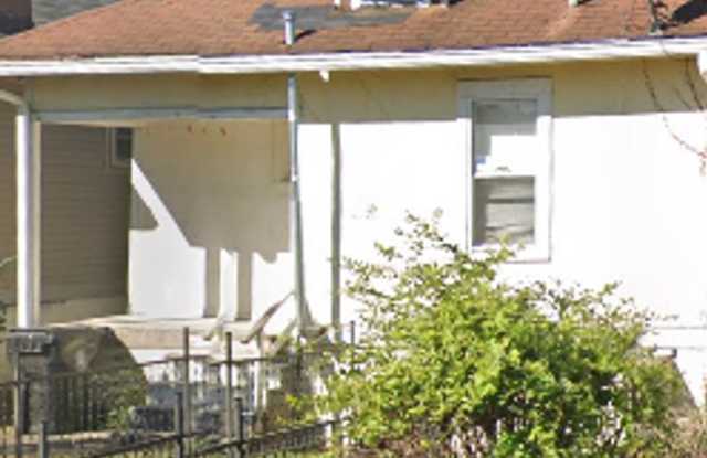 SPACIUOS 1-BEDROOM HOUSE - 104 Prosperity Court, Louisville, KY 40211