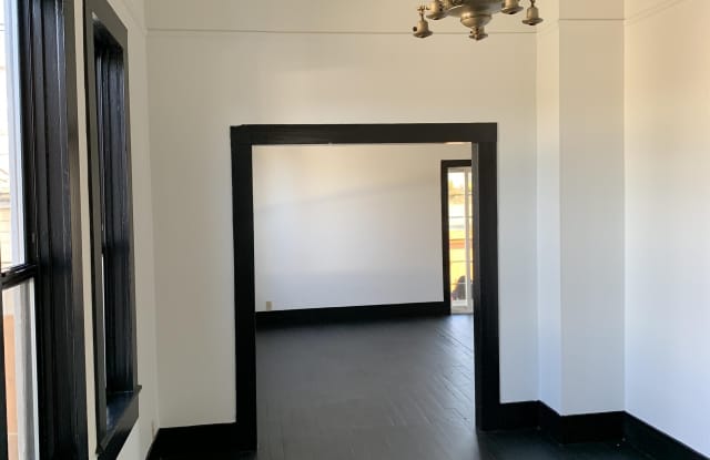 70 South Nehalem Street Gallery 4