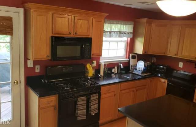 15069 Galapagos Pl - 15069 Galapagos Place, Montclair, VA 22193