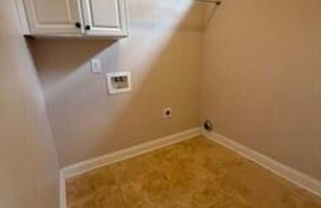 Charming townhome in private gated community Gallery 3