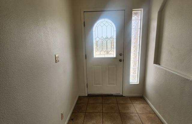 4 Bedrooms in Hansen Tract Gallery 3