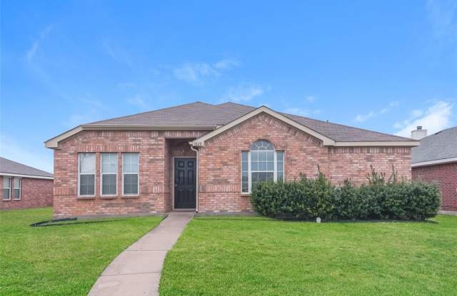1820 Serena Drive - 1820 Serena Drive, Lancaster, TX 75134