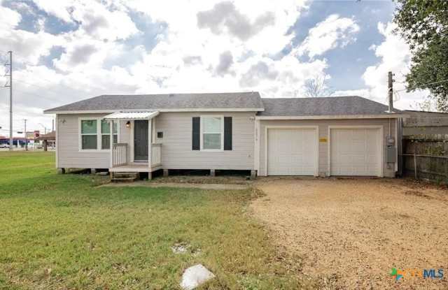 2003 Woodlawn Street unit: Rear photos photos