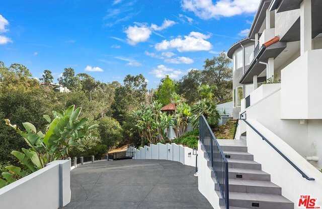 3373 Coldwater Canyon Ave Gallery 3