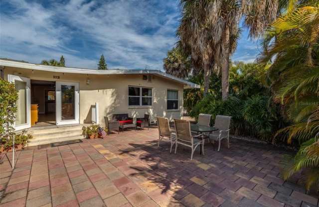 112 15TH AVENUE - 112 15th Avenue, Indian Rocks Beach, FL 33785