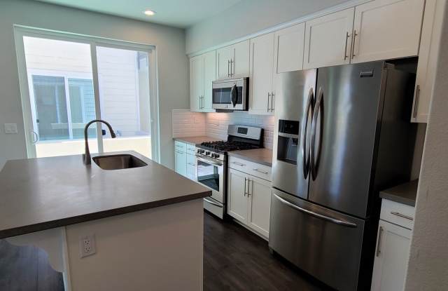 Luxurious town house in Davis Cannery Gallery 4