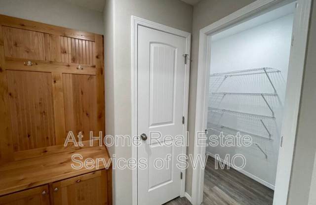 529 Evergreen Gallery 3