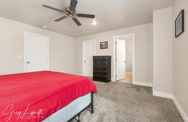 2836 W 220 N Gallery 4