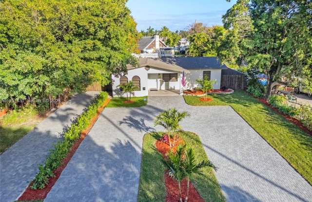 1075 NE 12 AVE photos photos