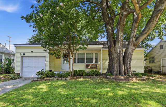 Remodeled Midtown Tulsa Bungalow – Classic Charm with Modern Updates! photos photos Remodeled Midtown Tulsa Bungalow – Classic Charm with Modern Updates! photos photos