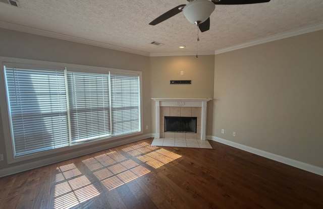 Cozy Condo in Gardens at Gatewood! Gallery 3