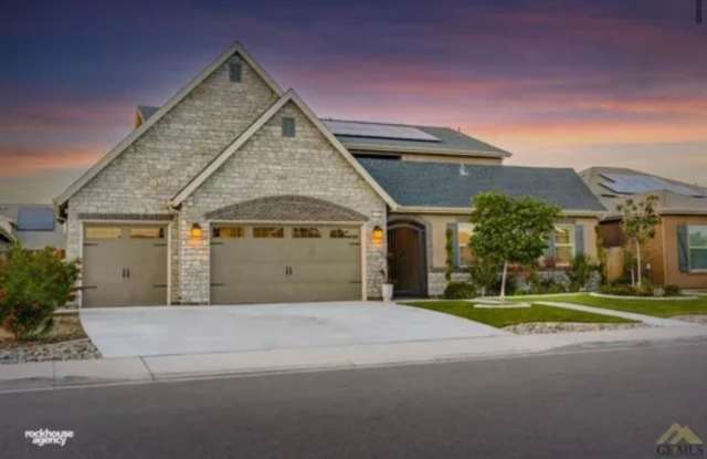 Stunning 5BR House in Bakersfield photos photos Stunning 5BR House in Bakersfield photos photos