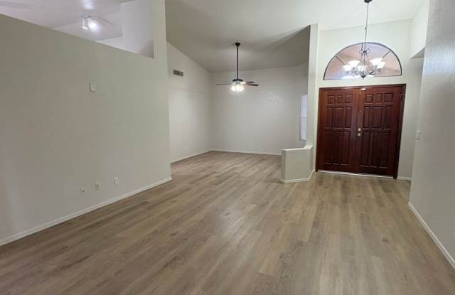 AVAILABLE NOW FANTASTIC LOCATION - BAYVIEW SUBDIVISION!!! Gallery 4