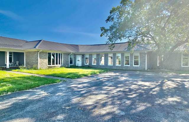 Escape to Luxury: Your Private Oasis on a Horse Farm! photos photos