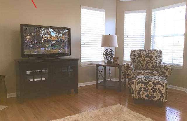 1014 Meandering Way Gallery 3