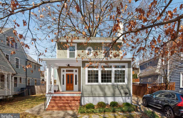 3365 RUNNYMEDE Place NW photos photos