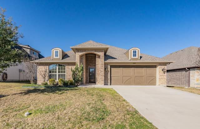 Single story 4 bedroom in Weatherford ISD with updates galore photos photos