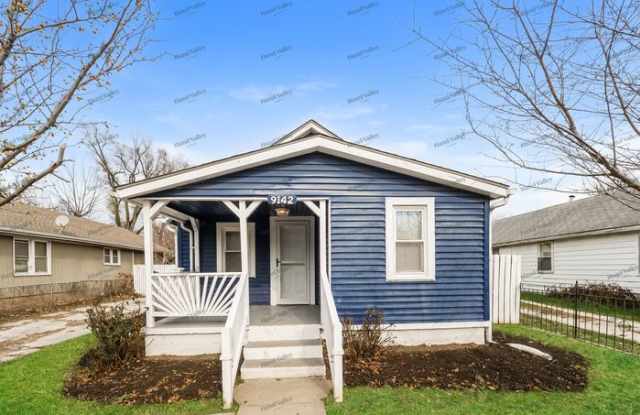 9142 East Shope Avenue - 9142 East Shope Avenue, Independence, MO 64053