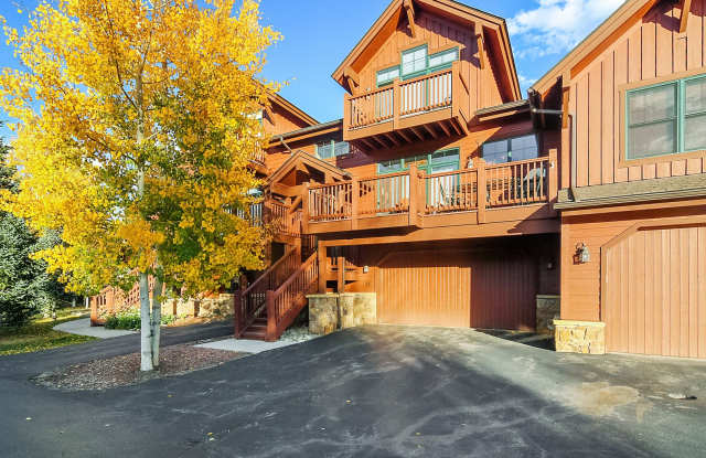 Beautiful townhome, ski shuttle, views, utilities included, pets negotiable, winter lease! Take a look quick! photos photos