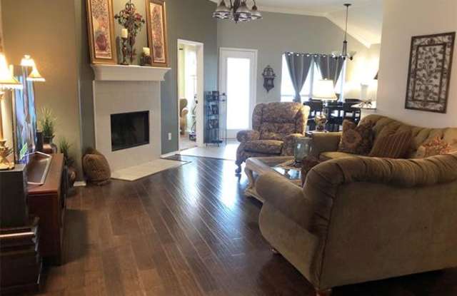 8649 LARIAT Circle Gallery 2
