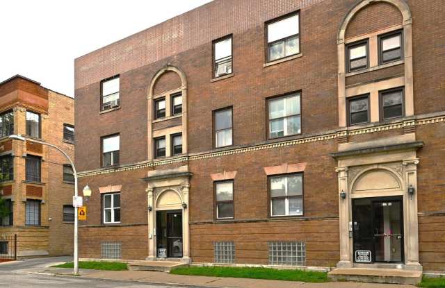 959 E 61st Street Gallery 1