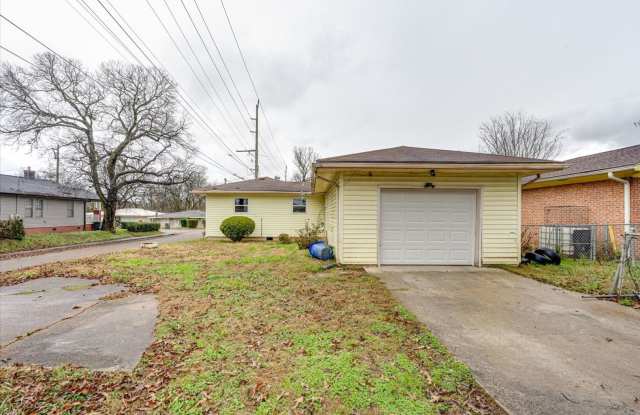 2000 Milne St | Newly Renovated 3-Bedroom Home on Milne St - $1600/m - 2000 Milne Street, Chattanooga, TN 37406