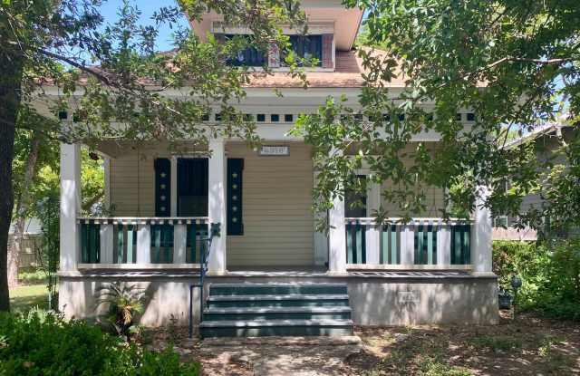 Charming 2/1 in Hyde Park- 4518 Depew! - 4518 Depew Avenue, Austin, TX 78751