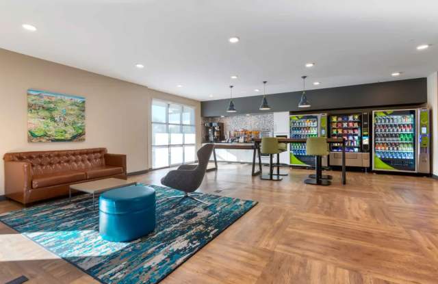 Phoenix - Chandler - Downtown Gallery 4