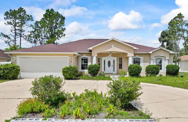 Unique 4/2/2 with fenced yard, screened in porch and circular driveway! photos photos